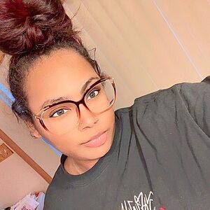 Meet your Posher, Taryn